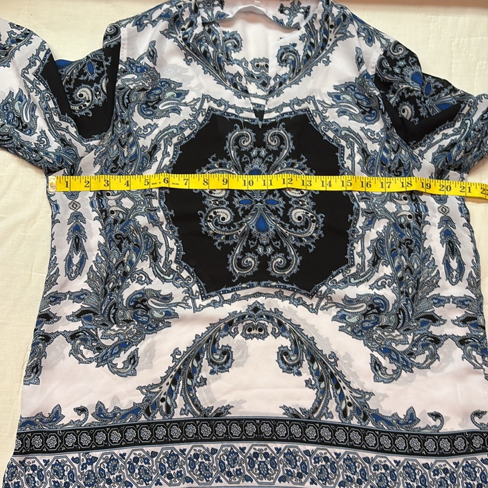 Violet & Claire Blue & White Paisley Medallion Blouse V-Neck 3/4 Sleeve Tunic - Picture 6 of 6